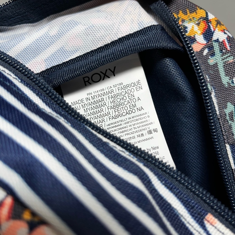 Roxy Lightweight Backpack - image 6